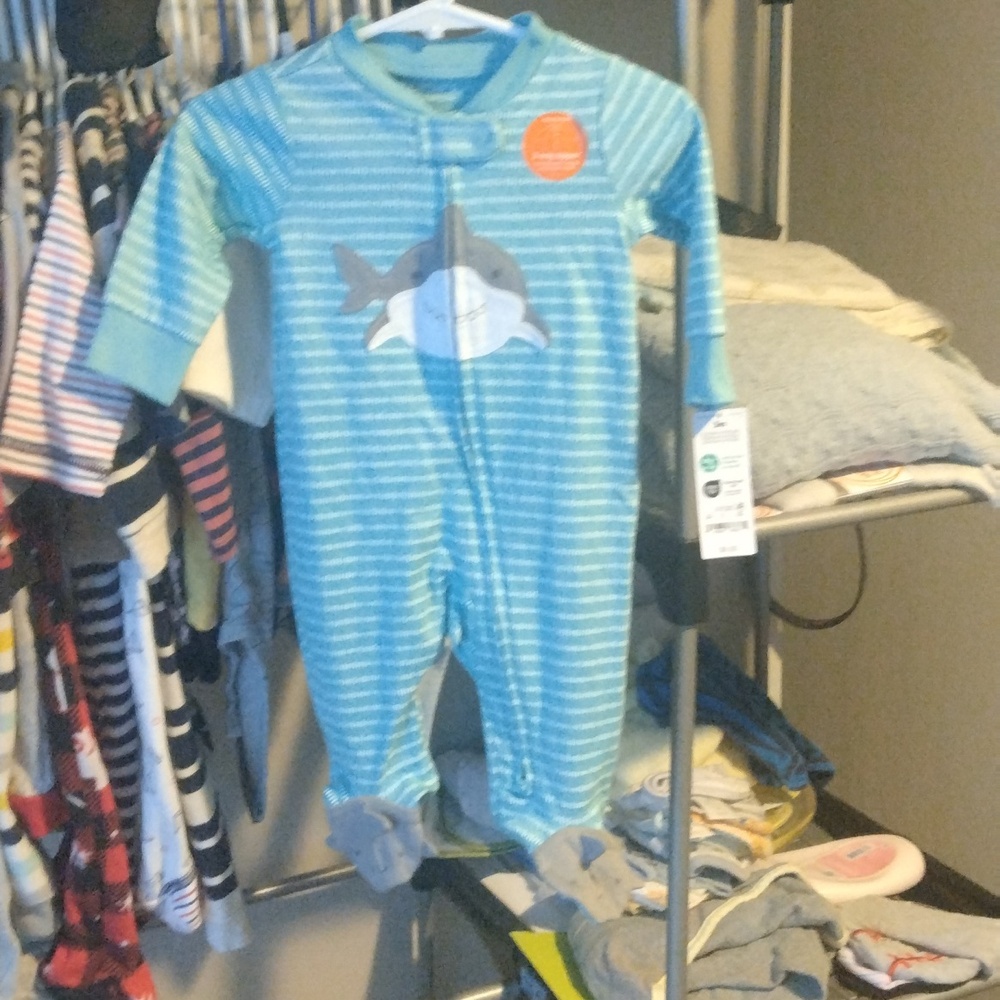 Size 3 months Carters onesies never worn/still have tags on